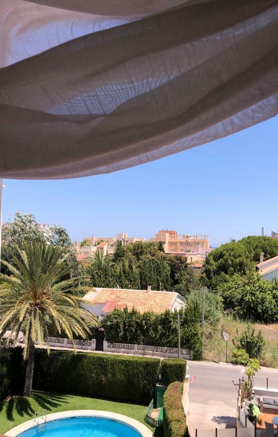 Charming Penthouse Near Beach Apartamento