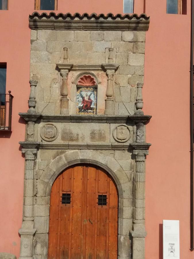 Casa El Reloj * Mombeltran