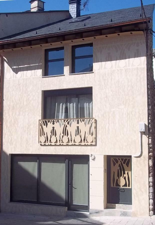 Casa Con Arte En El Pirineo