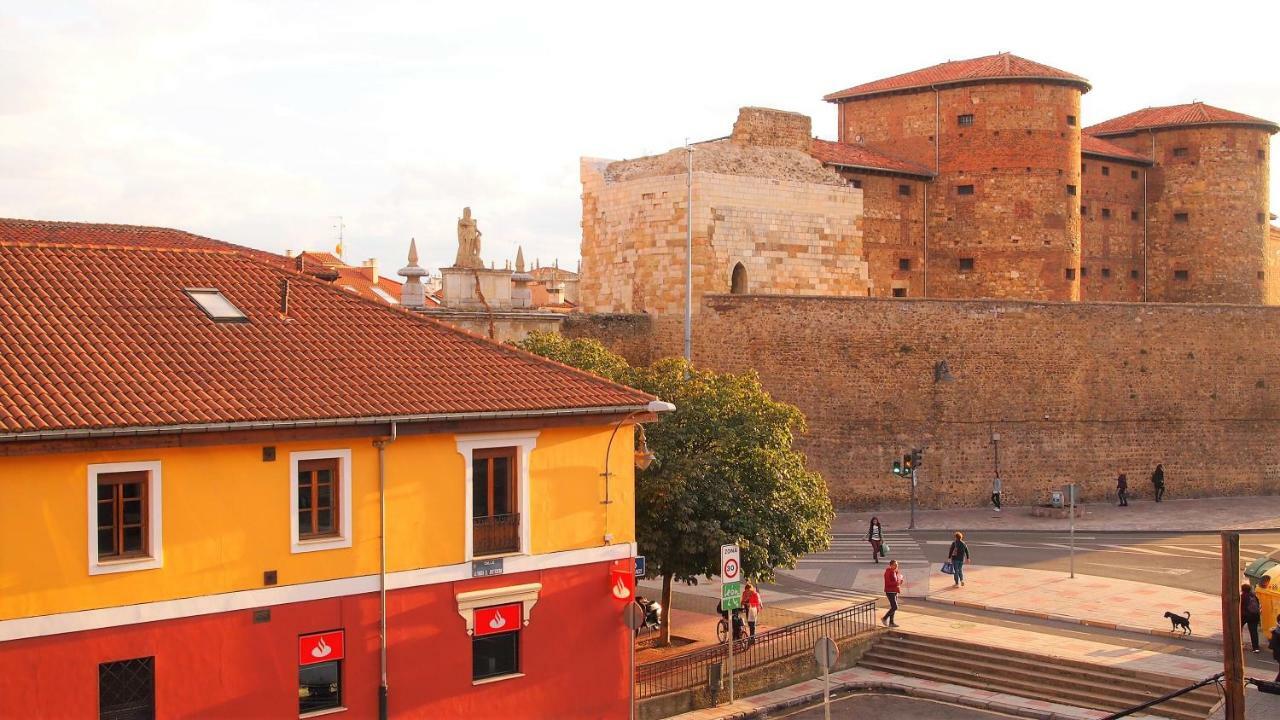 Housingleon - Muralla Apartment Leon