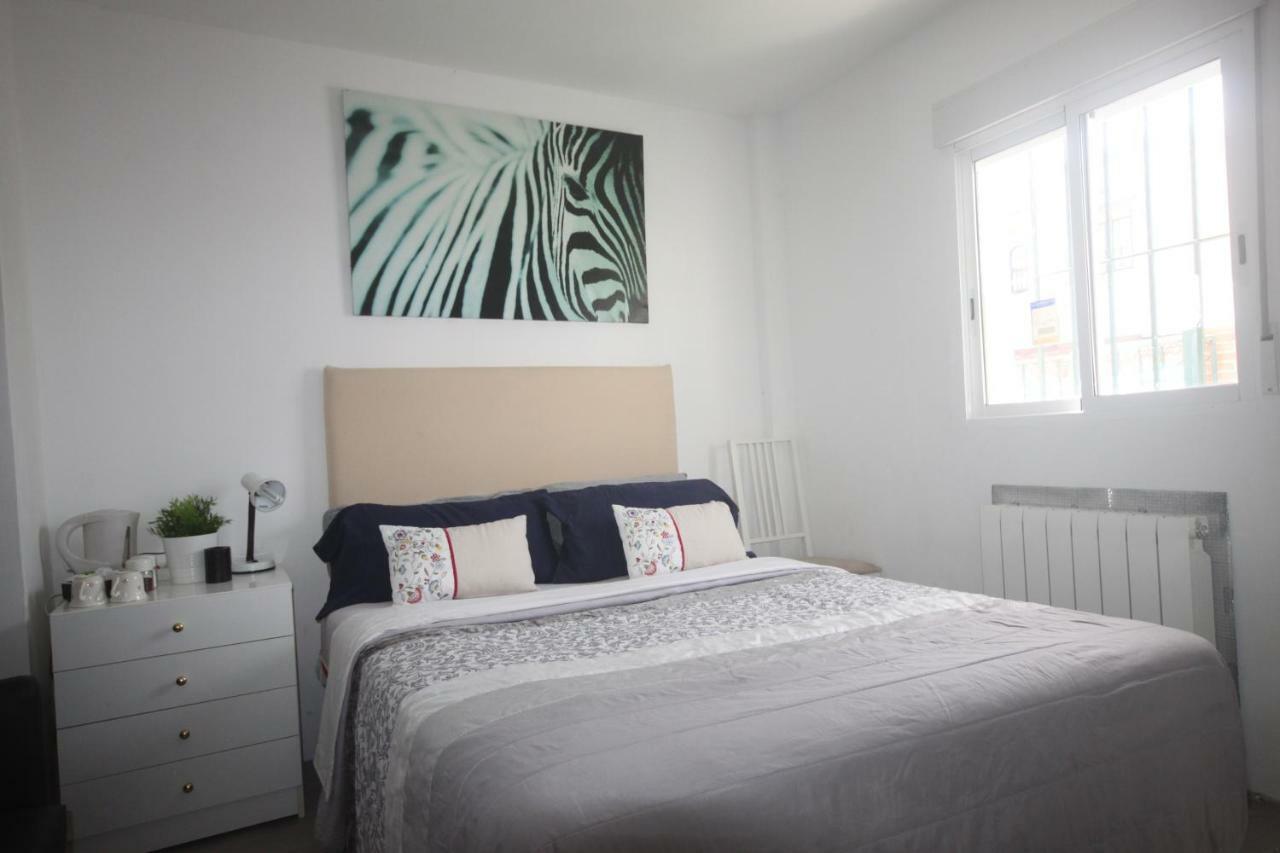 Homestay Little Peaceful Retreat: Private With Terrace And Amenities