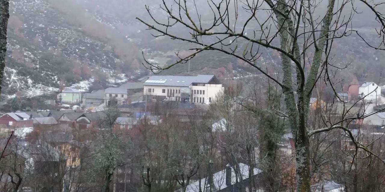 La Antigua Escuela Del Bierzo * Pobladura de las Regueras