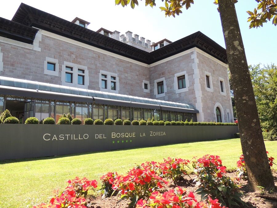 Castillo Del Bosque La Zoreda Hotel 5*