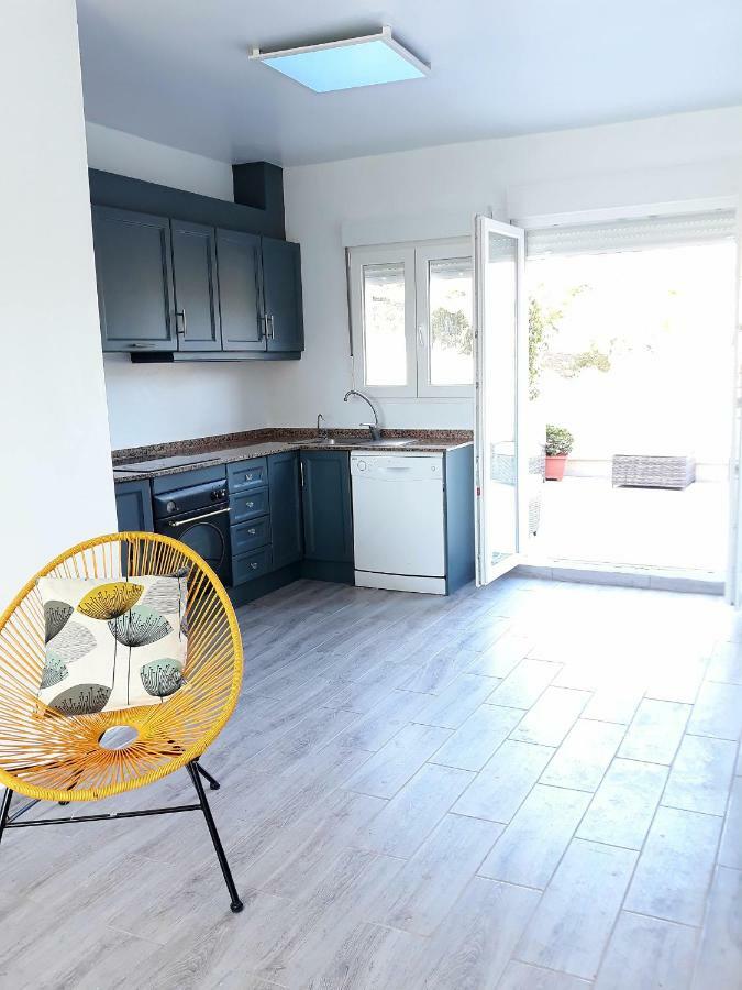 Villa Fabulous Detached Large 5 Bedrooms 3 Bathrooms Backing Onto Golf Course *