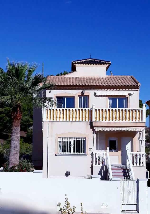 Fabulous Detached Large 5 Bedrooms 3 Bathrooms Backing Onto Golf Course *