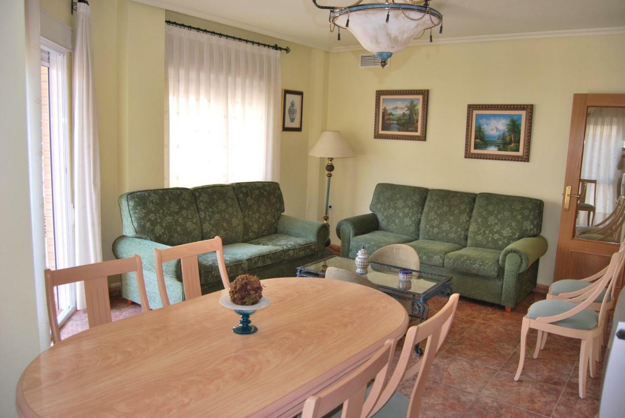 Spacious 3 Bedroom 2 Bathrooms Ulpiano
