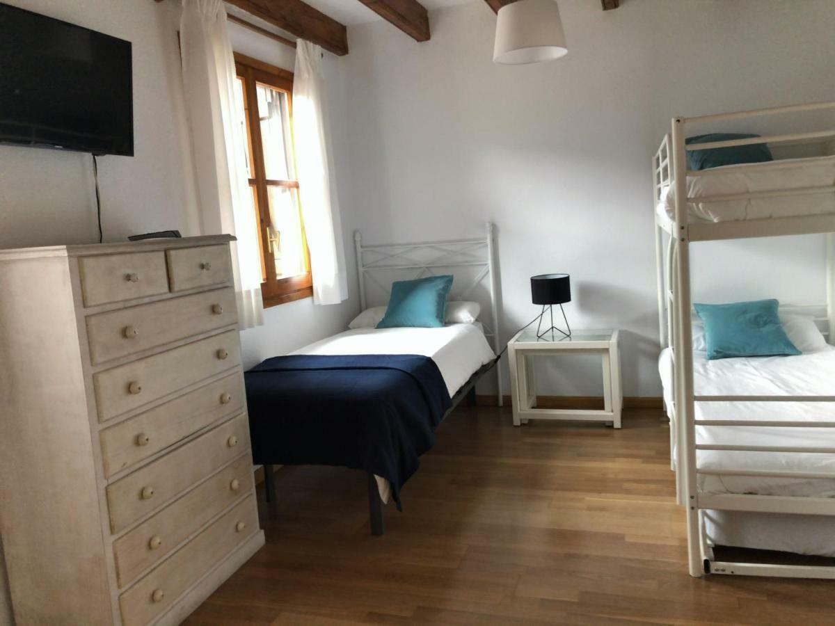 Holiday home Ibones -