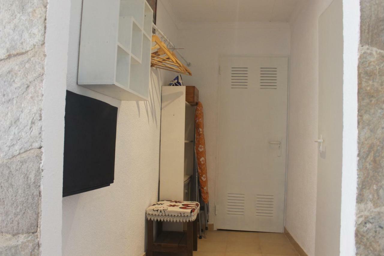 Romani,26 Olivella