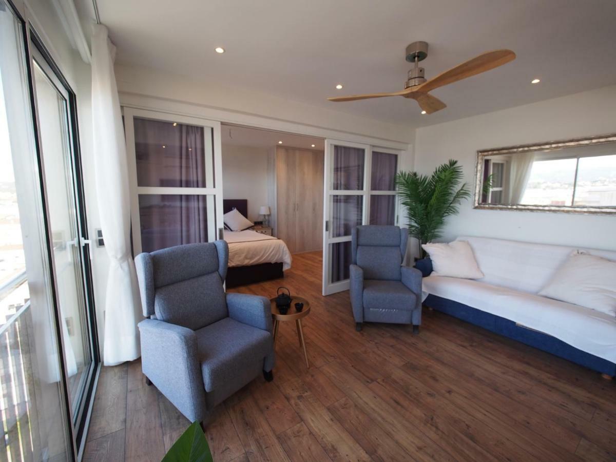 Apartment Seafront In