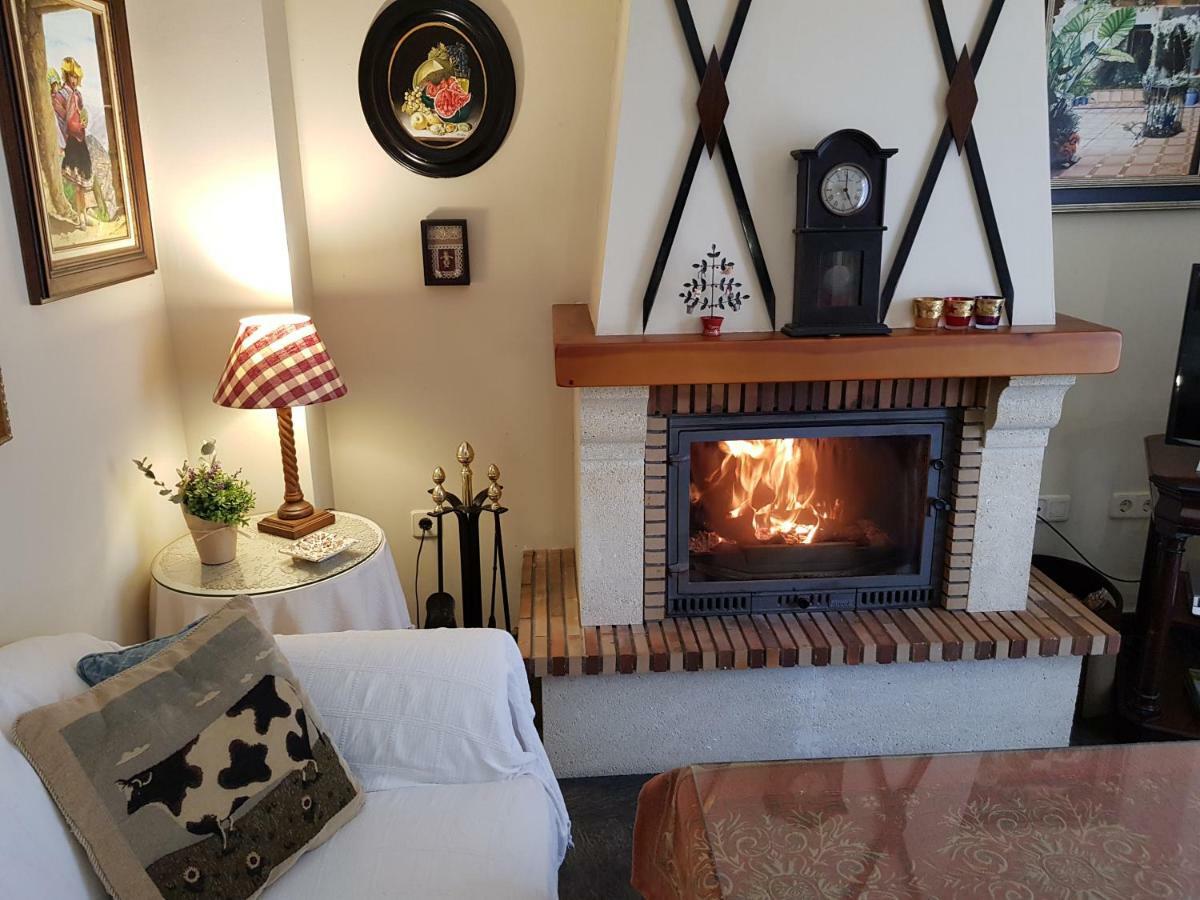 Casa Encantadora Con Piscina Privada Y Chimenea