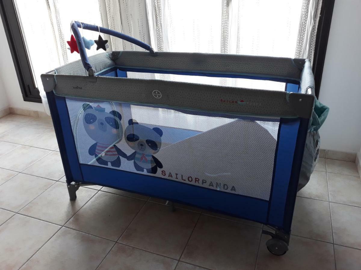 Chalet Con Piscina De 3 Dormitorios * Lajares