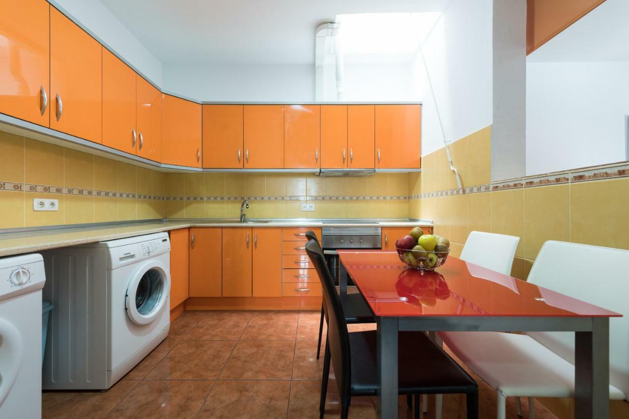 Private Solarium - 2br House Near The Airport Сasa de vacaciones *