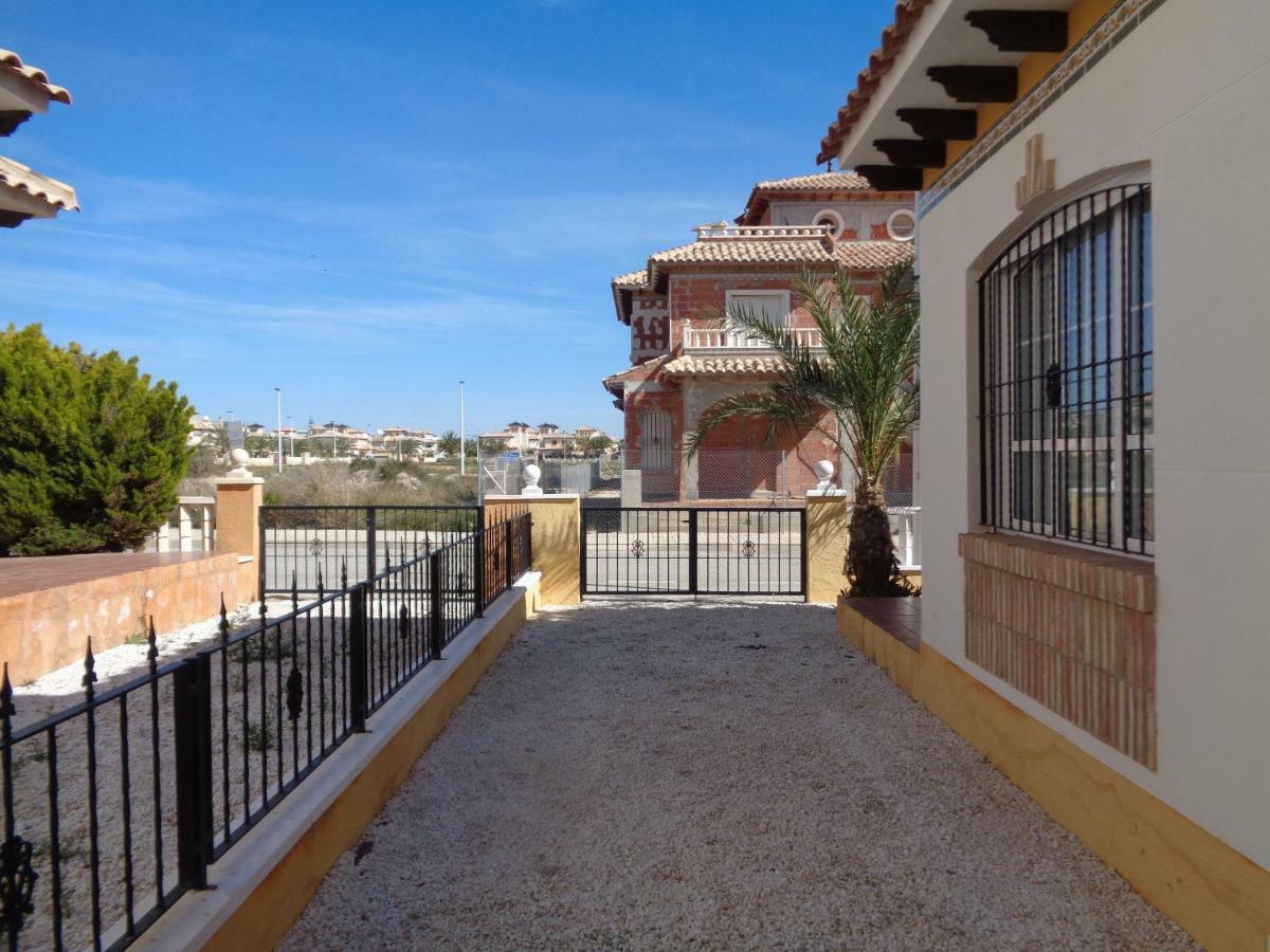 Luxurious House In At El Pinet La Marina