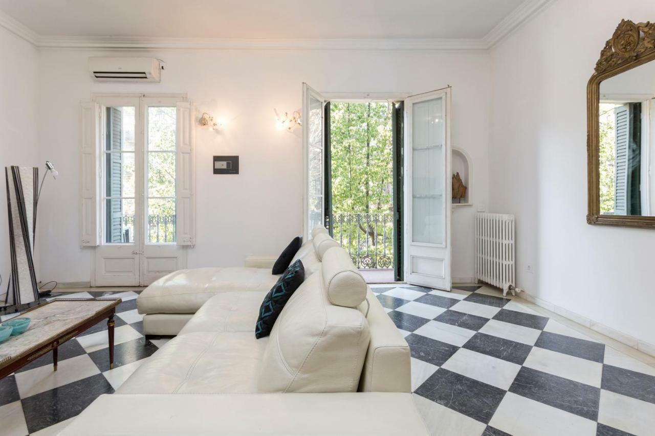 1229 - Awesome Center With Terrace Apartment Barcelona