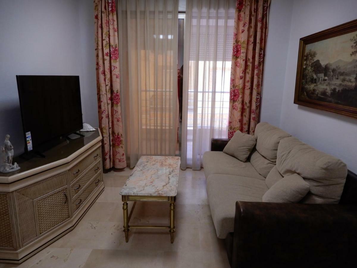 Apartment Edificio 1º Linea De Playa, En Paseo Maritimo De Torrevieja, Alicante, Costa Blanca
