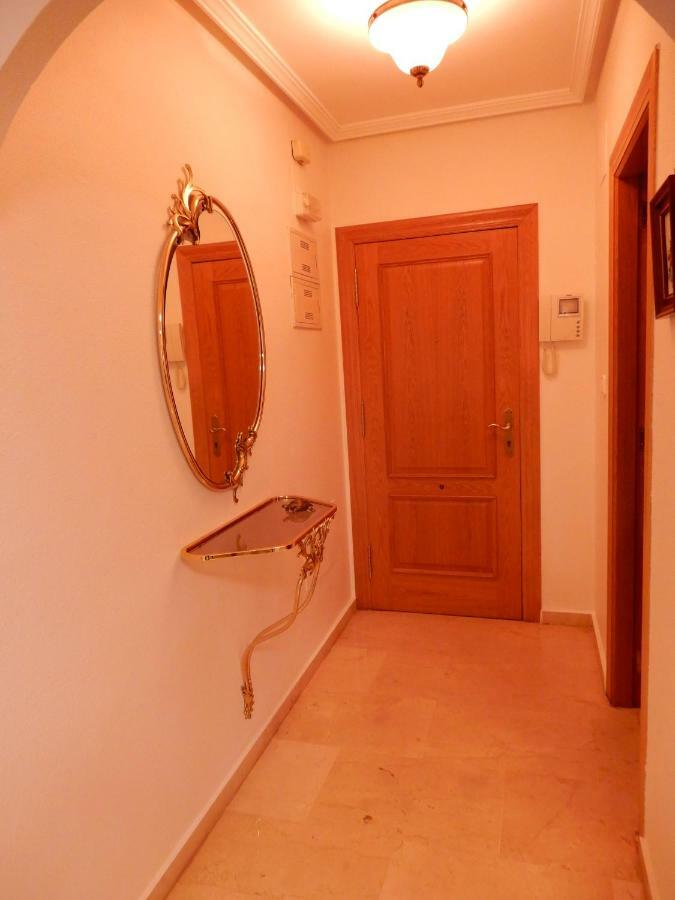 Apartment Edificio 1º Linea De Playa, En Paseo Maritimo De Torrevieja, Alicante, Costa Blanca