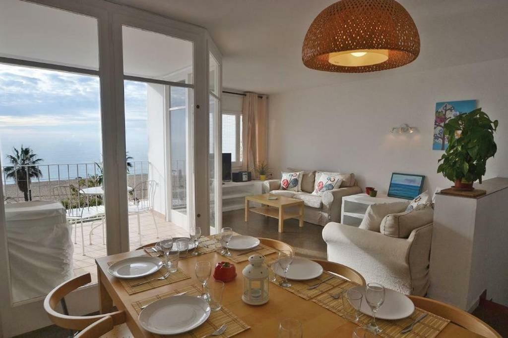 Apartment Duplex En Frente De La Playa Al Lado De Barcelona