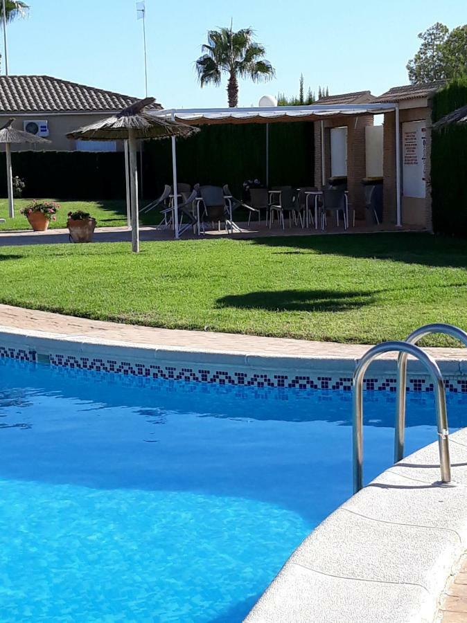 Villa Fabulous Detached Large 5 Bedrooms 3 Bathrooms Backing Onto Golf Course