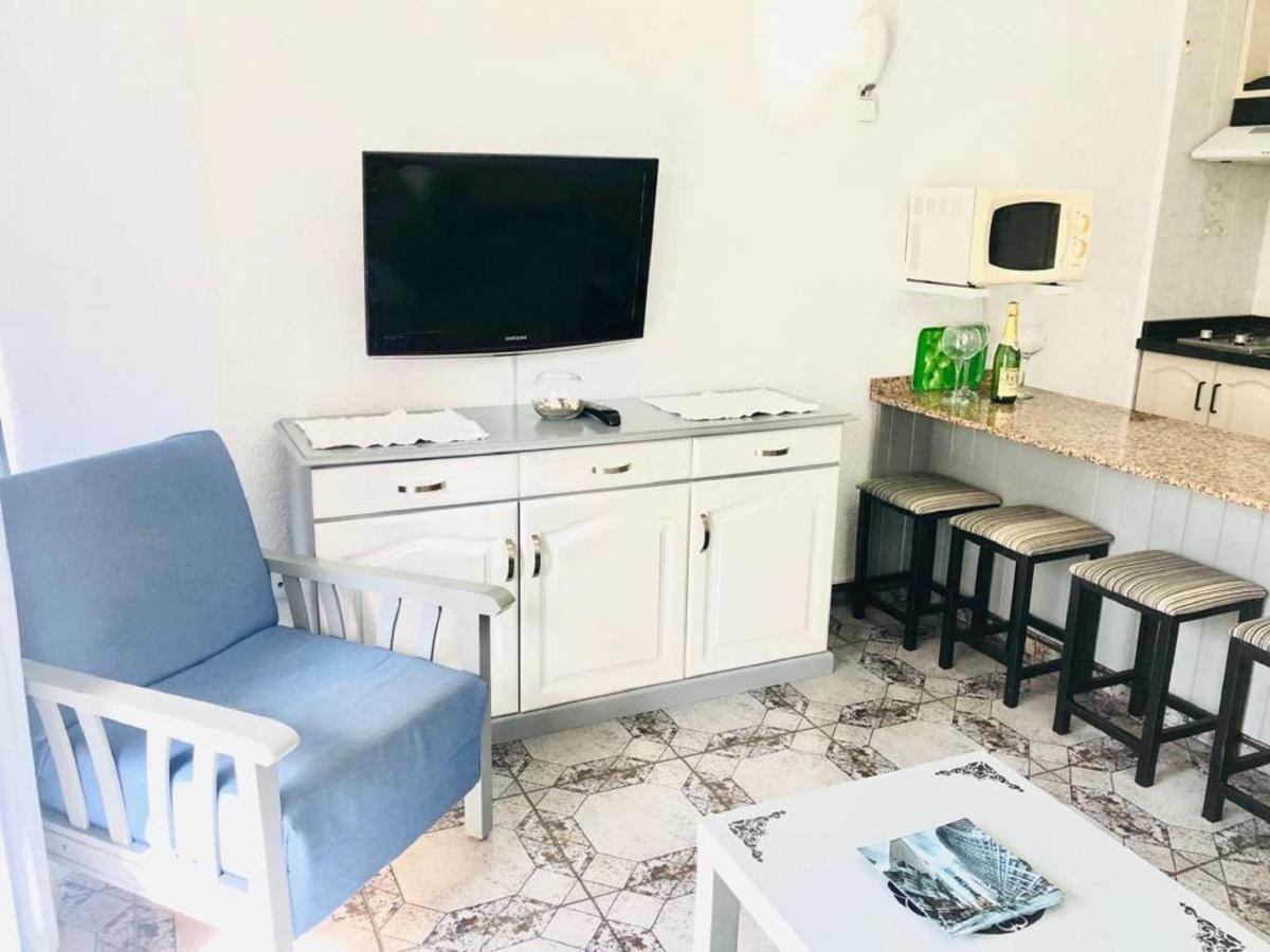 Enjoy The Sea And Pool In Playa De Americas Apartment