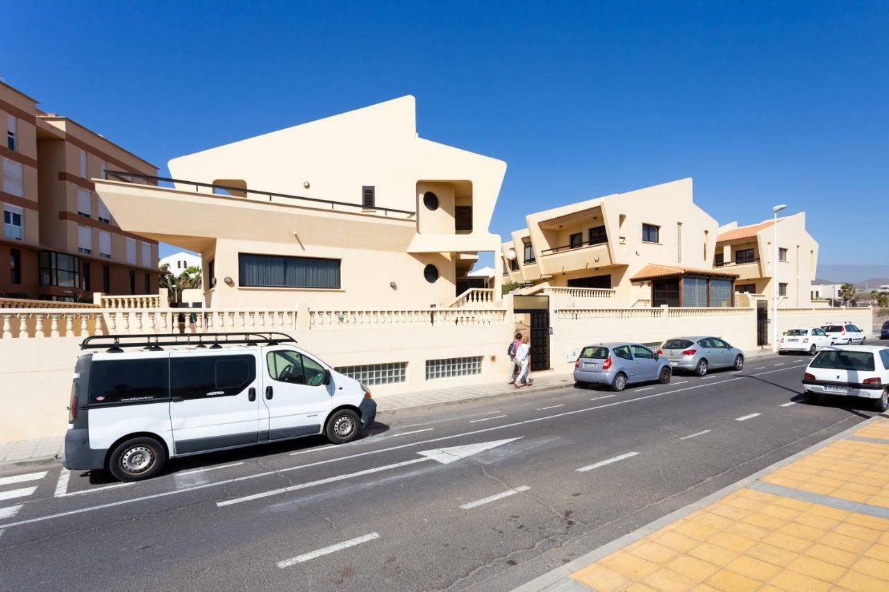 Сasa de vacaciones Medano Townhouse *