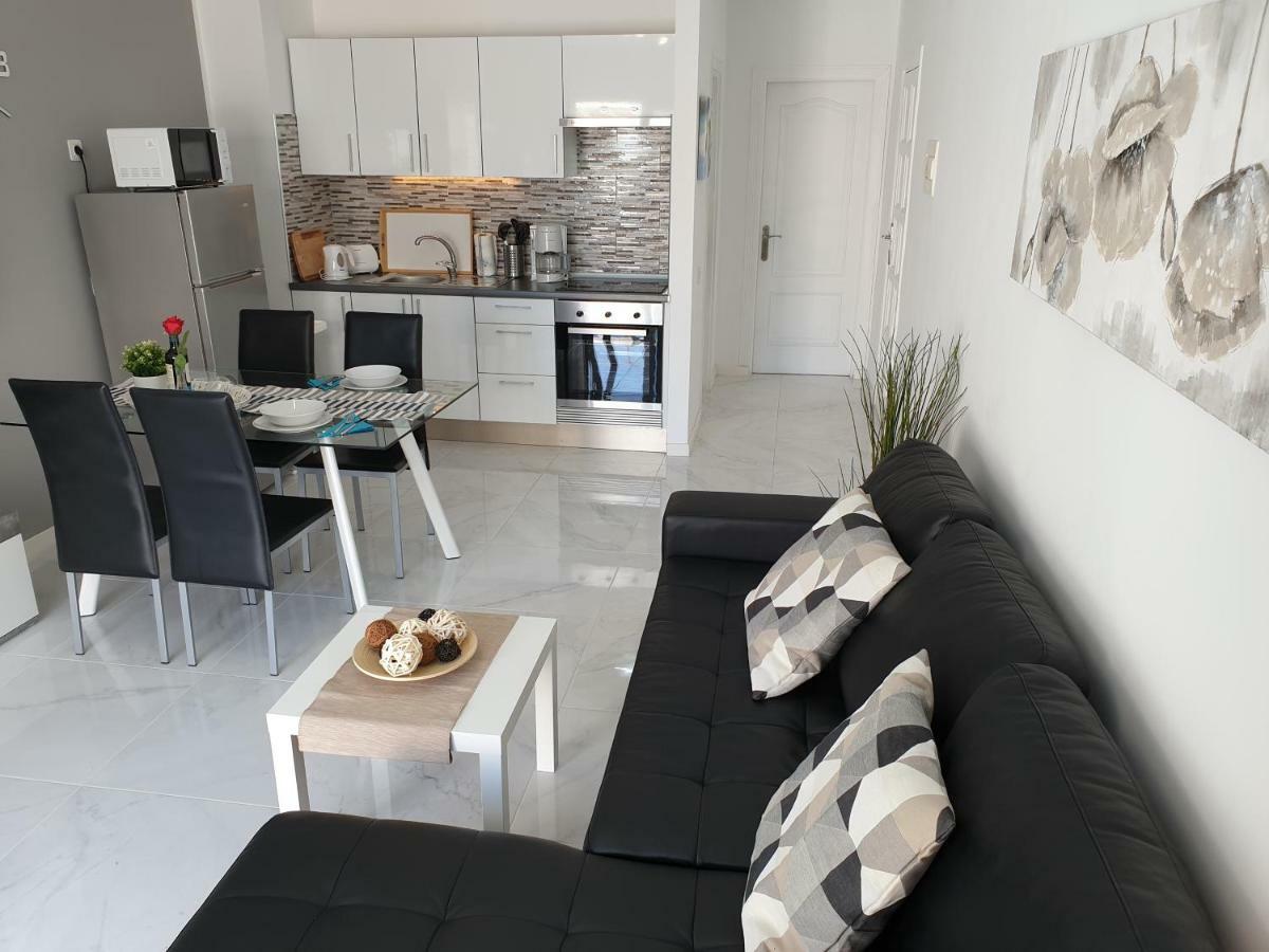 Casa Flores With Heated Pool, Only 490 Meters To The Beach, Balcony, Wifi *
