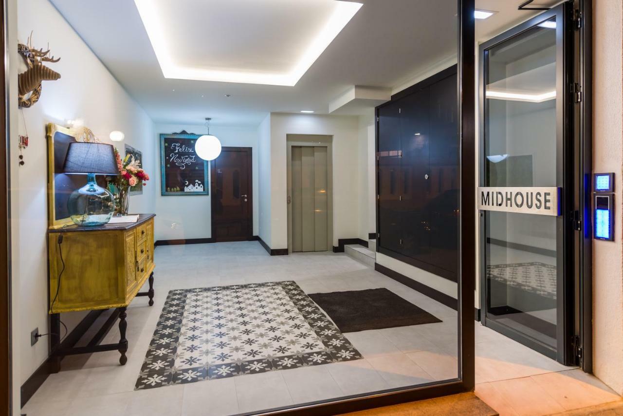 Midhouse *