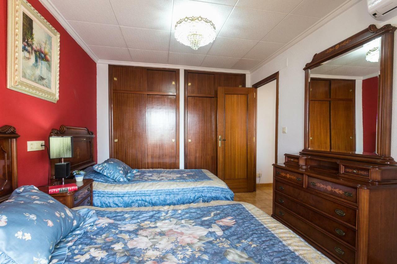 Playa 500m Y Centro Pueblo 600m, Piscina, 4 Clim, 2 Parkings Apartment