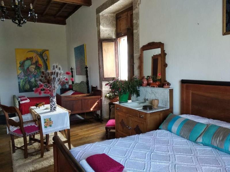Casa Do Pacio Sabadelle Homestay *