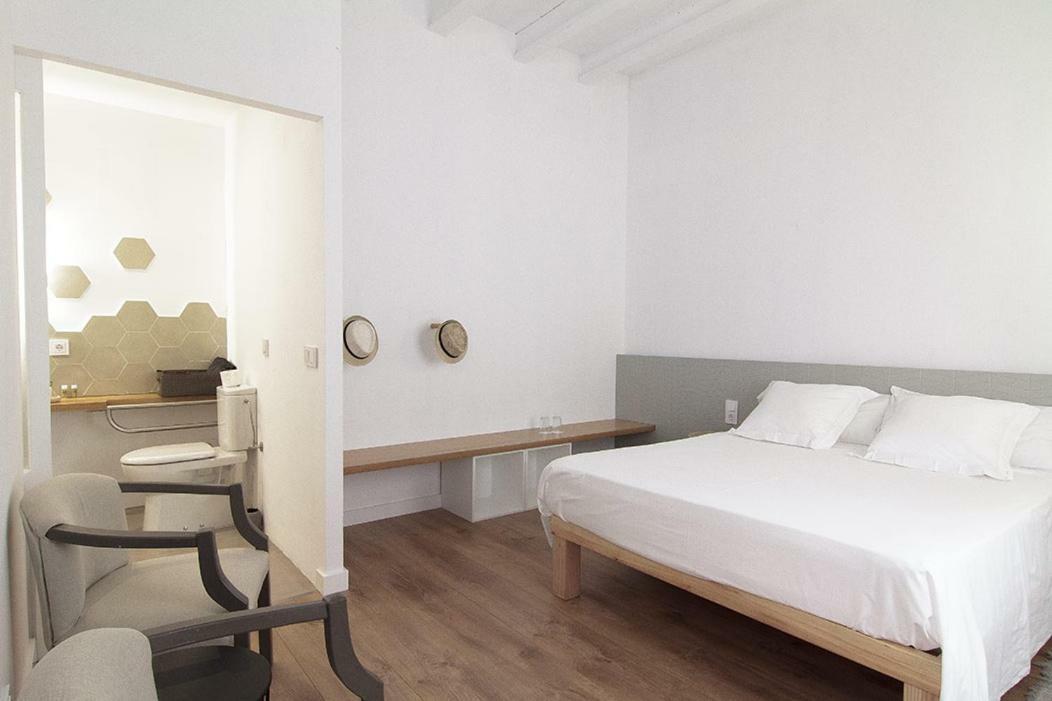 Mon Hotel *