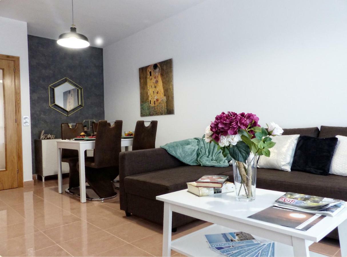 Rosa Vila *