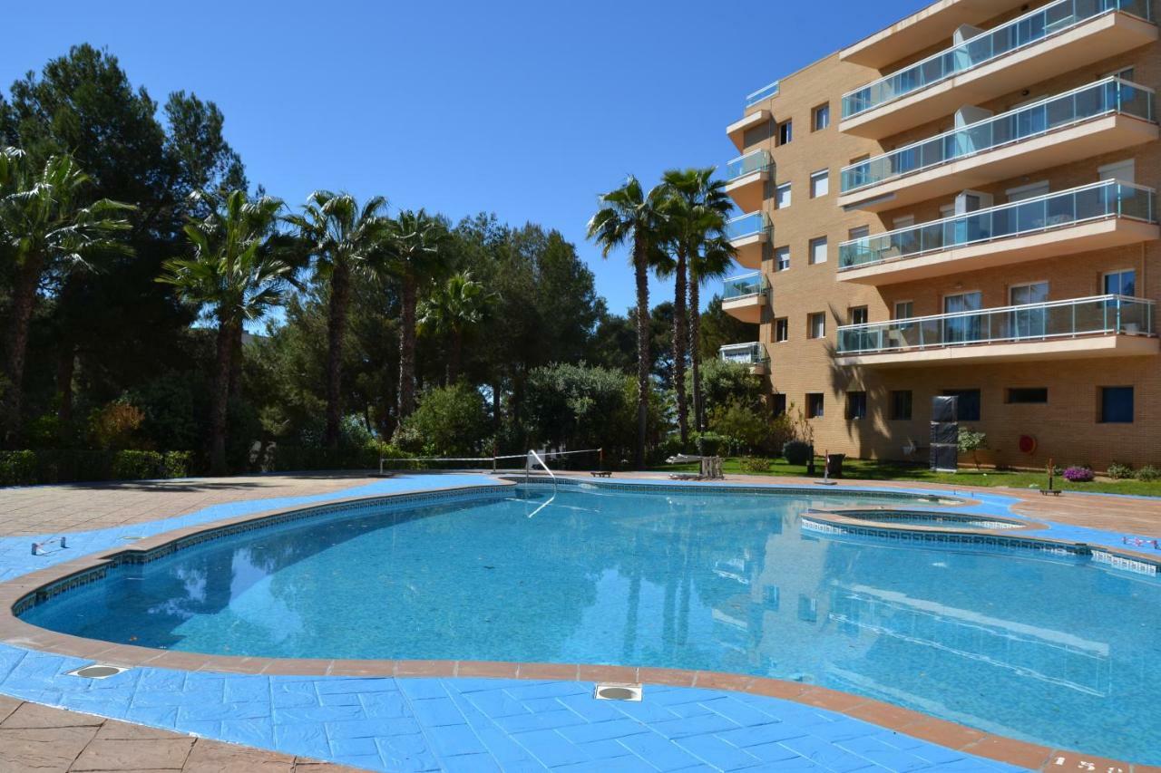 Lovely Familiar With Pool In Cap
