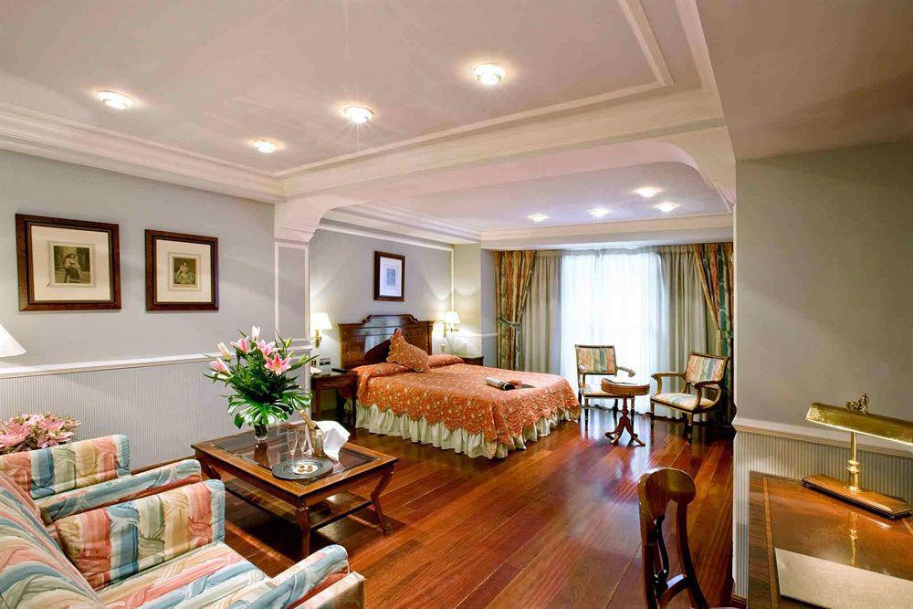 Hotel Rice Reyes Catolicos 4*