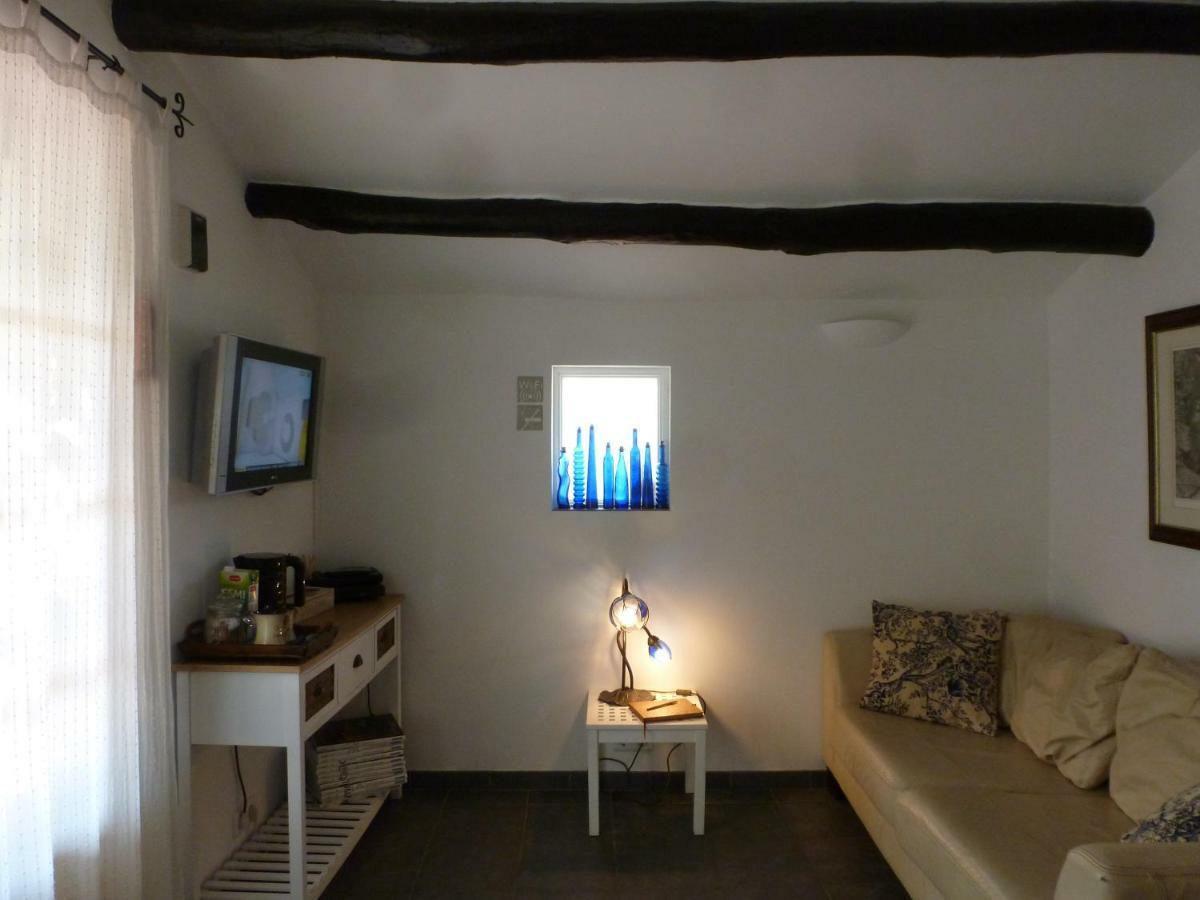 Bed & Breakfast River Ebro Holidays