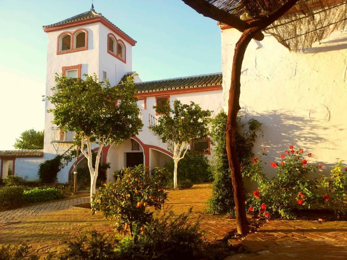 Villa Cortijo El Triguero N-398 Ctra Carmona – El Viso Del Alcor Km 18 *