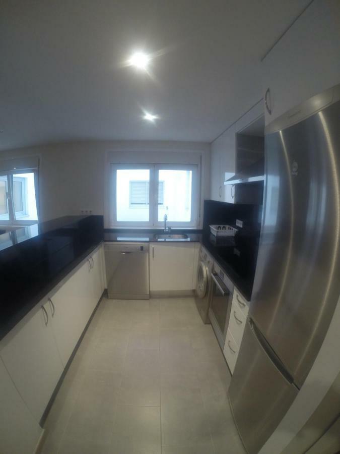 Apartamento Cerca De Riazor, 3 Habitaciones, Impecable *