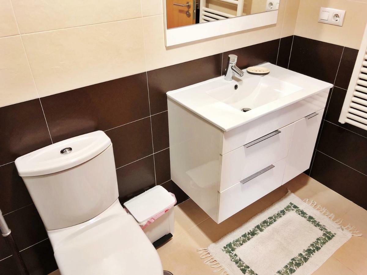 Montolieu Apartment