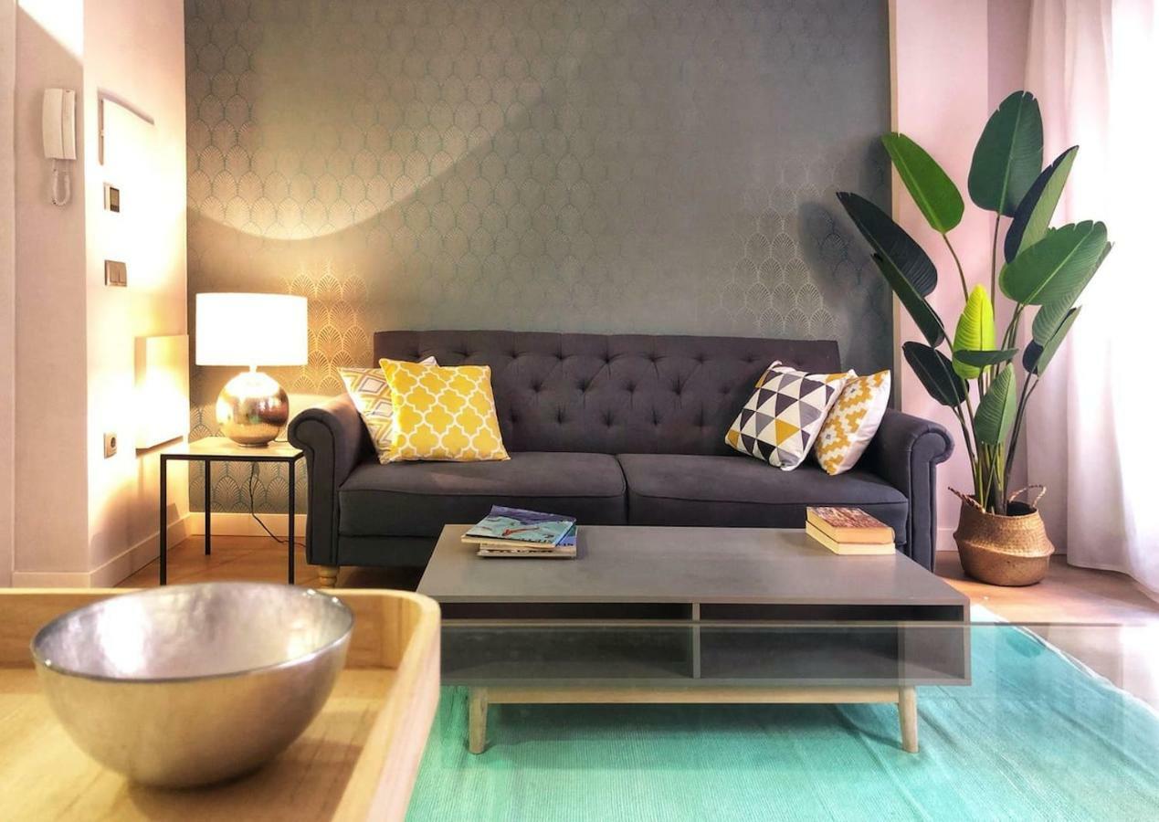 Apartamento En Pleno Centro Al Lado Catedral. Wifi. *