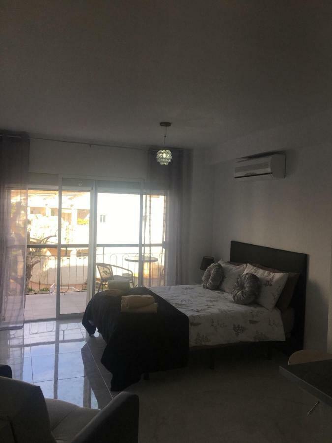 Beach Studio Apartment *