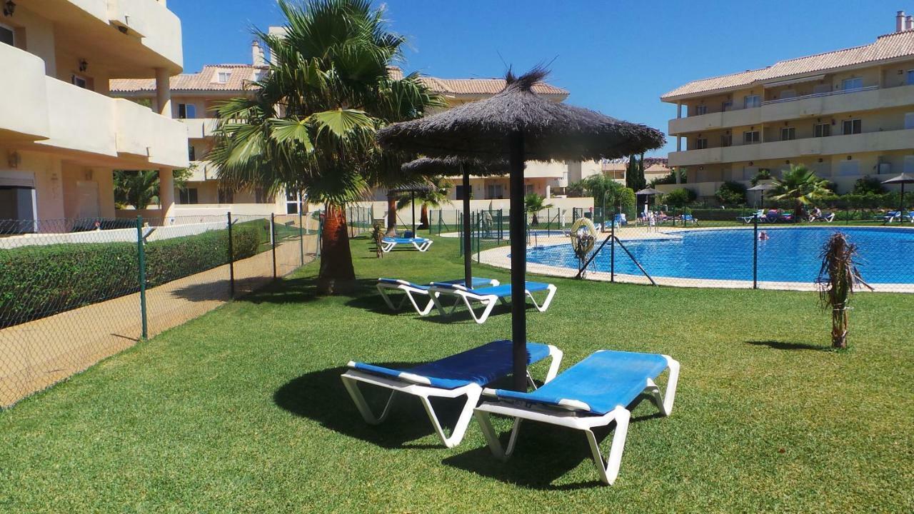 Sun, And A Drink In My Hand Apartamento Manilva