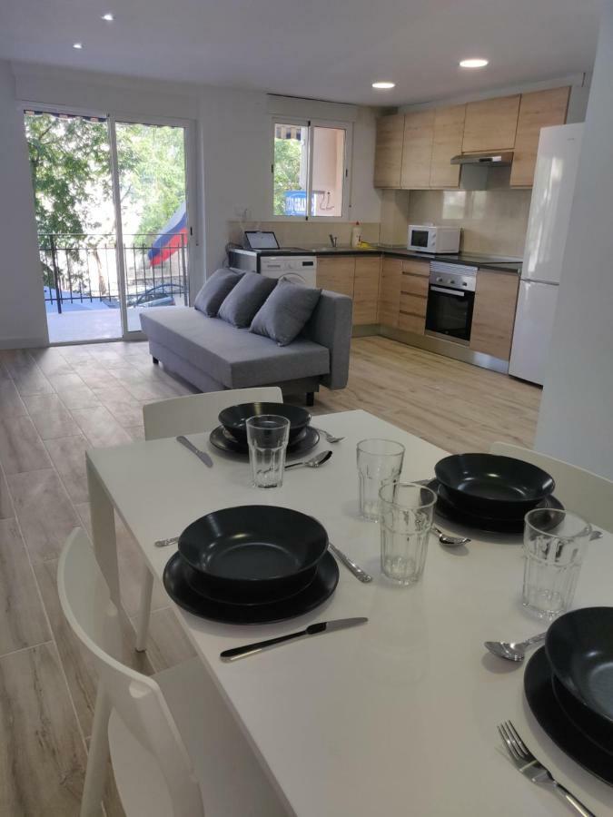 Lovely 2 Bed 2 Bath Near To Beach: Amposta Apartment