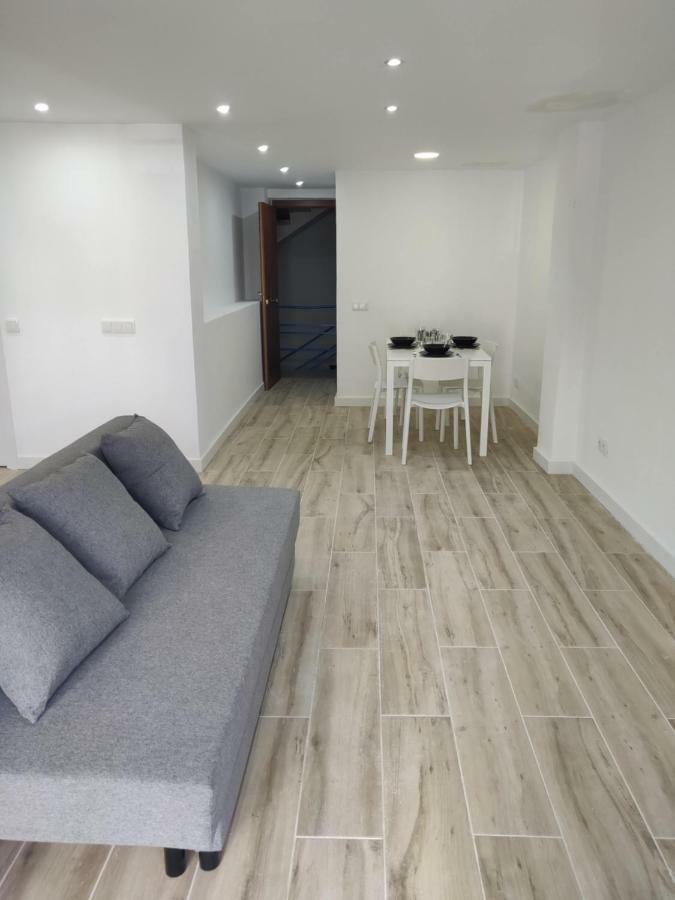 Lovely 2 Bed 2 Bath Near To Beach: Amposta Apartment Salou