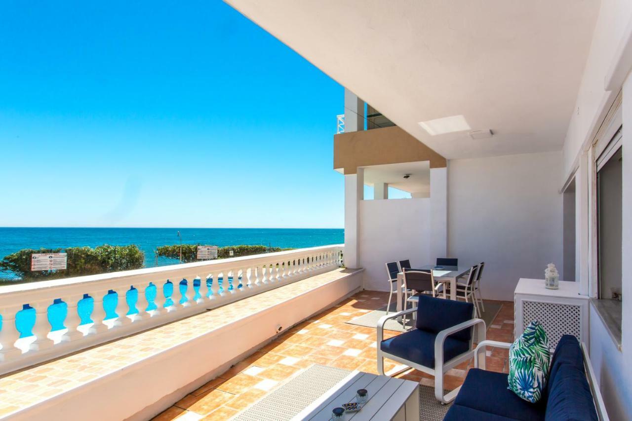 Spectacular Modern Beachfront 2/bed Retreat