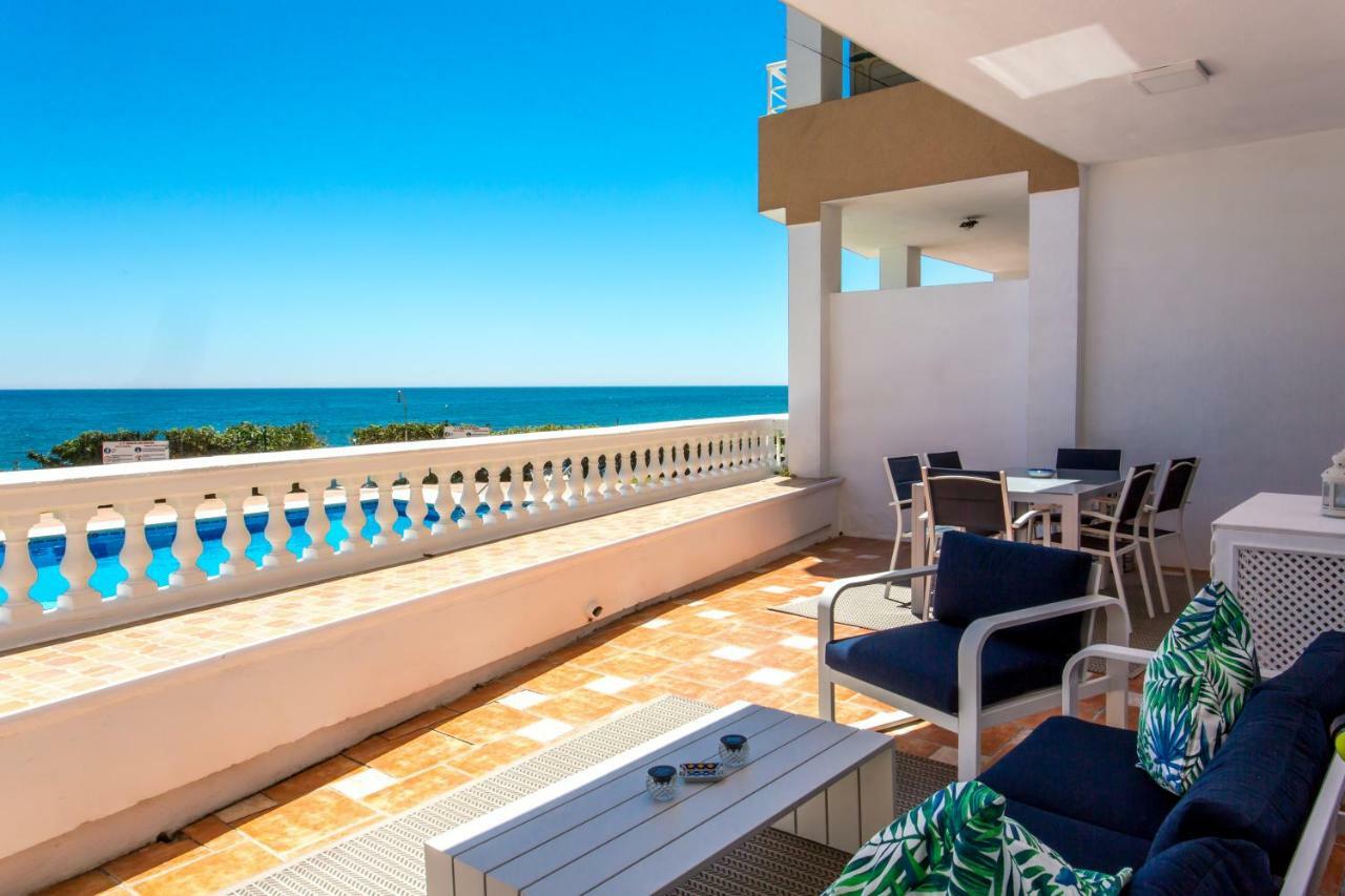 Spectacular Modern Beachfront 2/bed Retreat