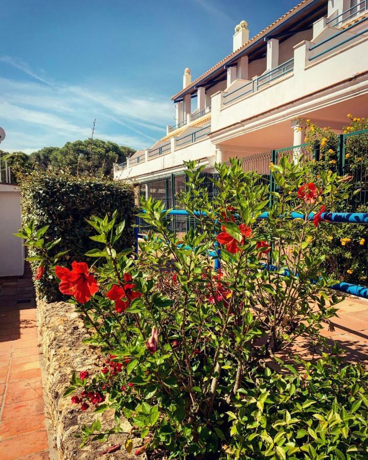 Fantastic 3-bedroom Including Tennis And Pool Near Golf Course