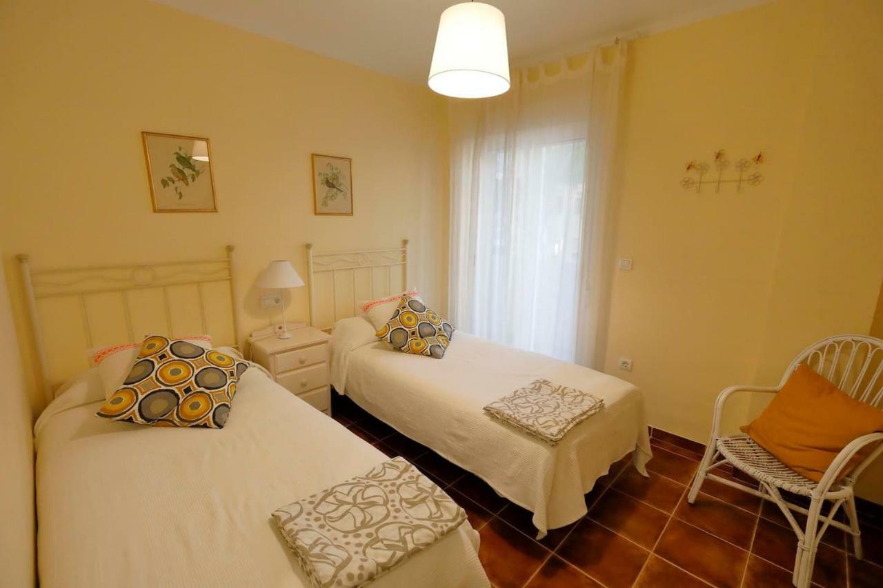 Center Paseo Apartment: Renovated With Double Garage Almunecar