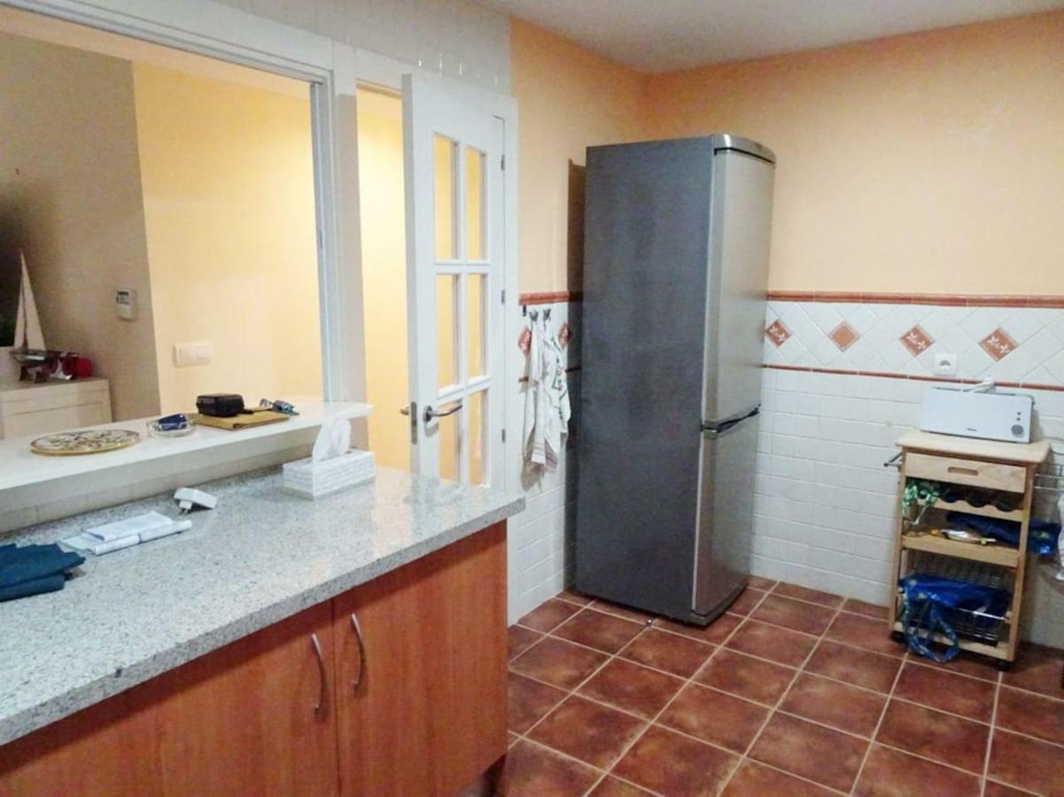 Center Paseo Apartment: Renovated With Double Garage