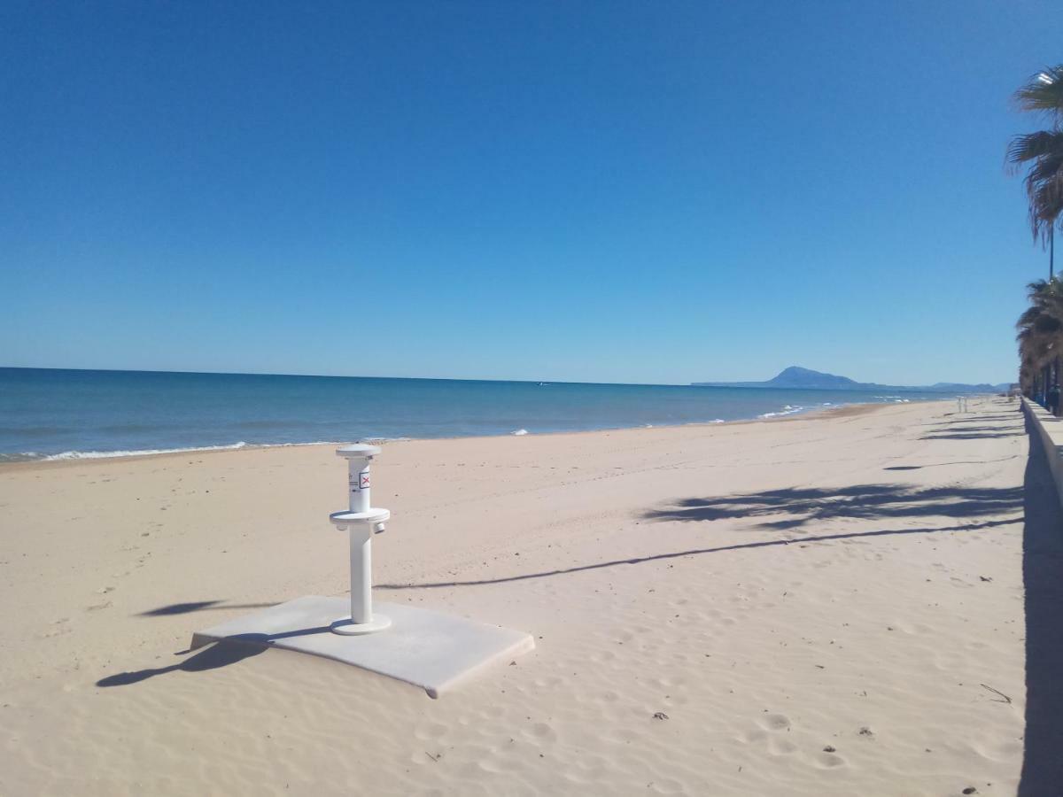 Junto A Playa Con Piscina Apartamento