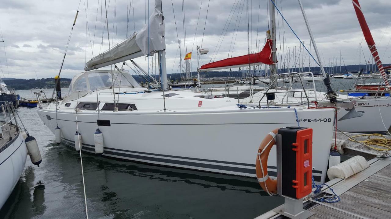 Botel Fantastico Velero Ferrol