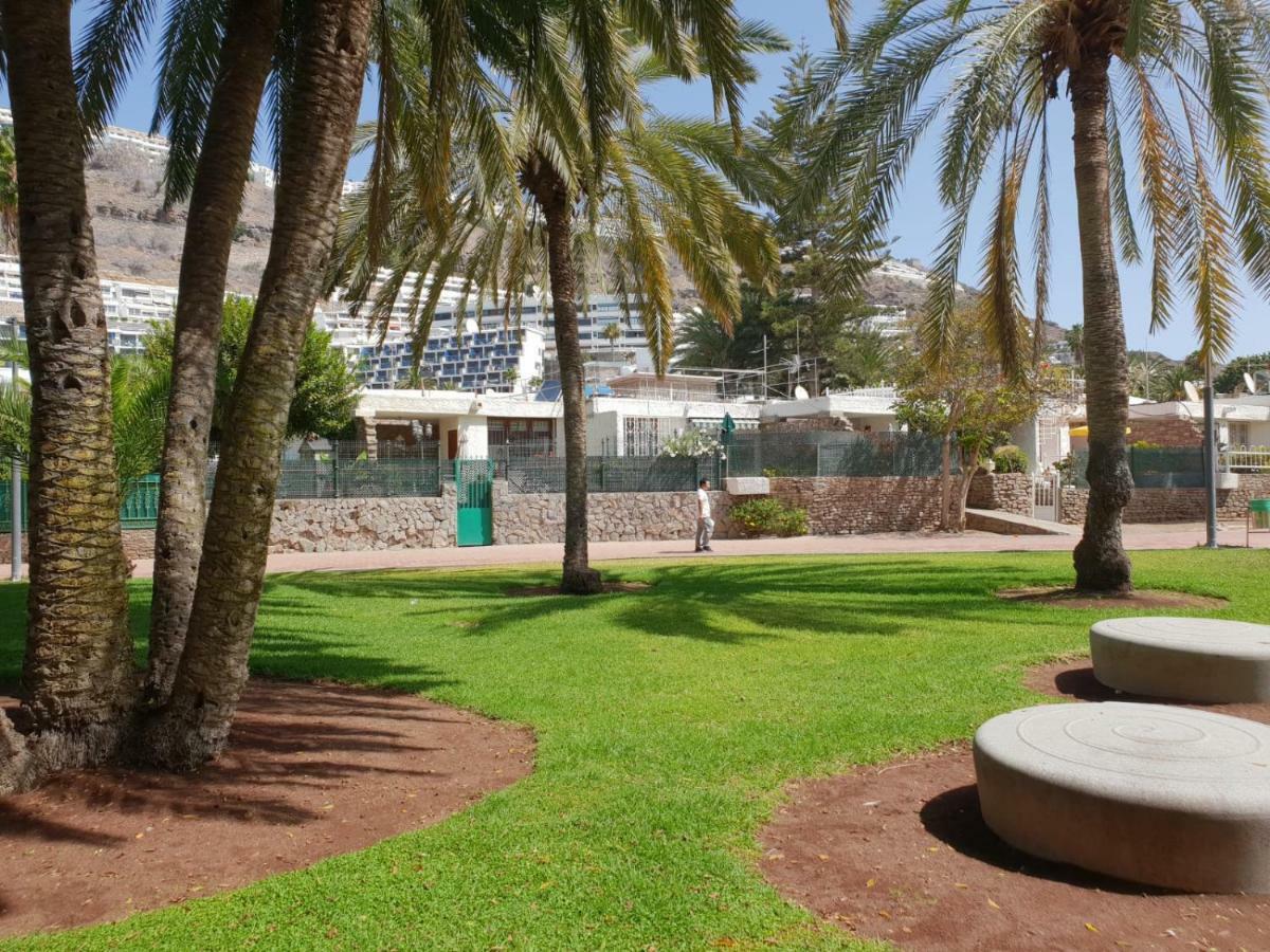 Bahamas Beside The Park And 300m To The *