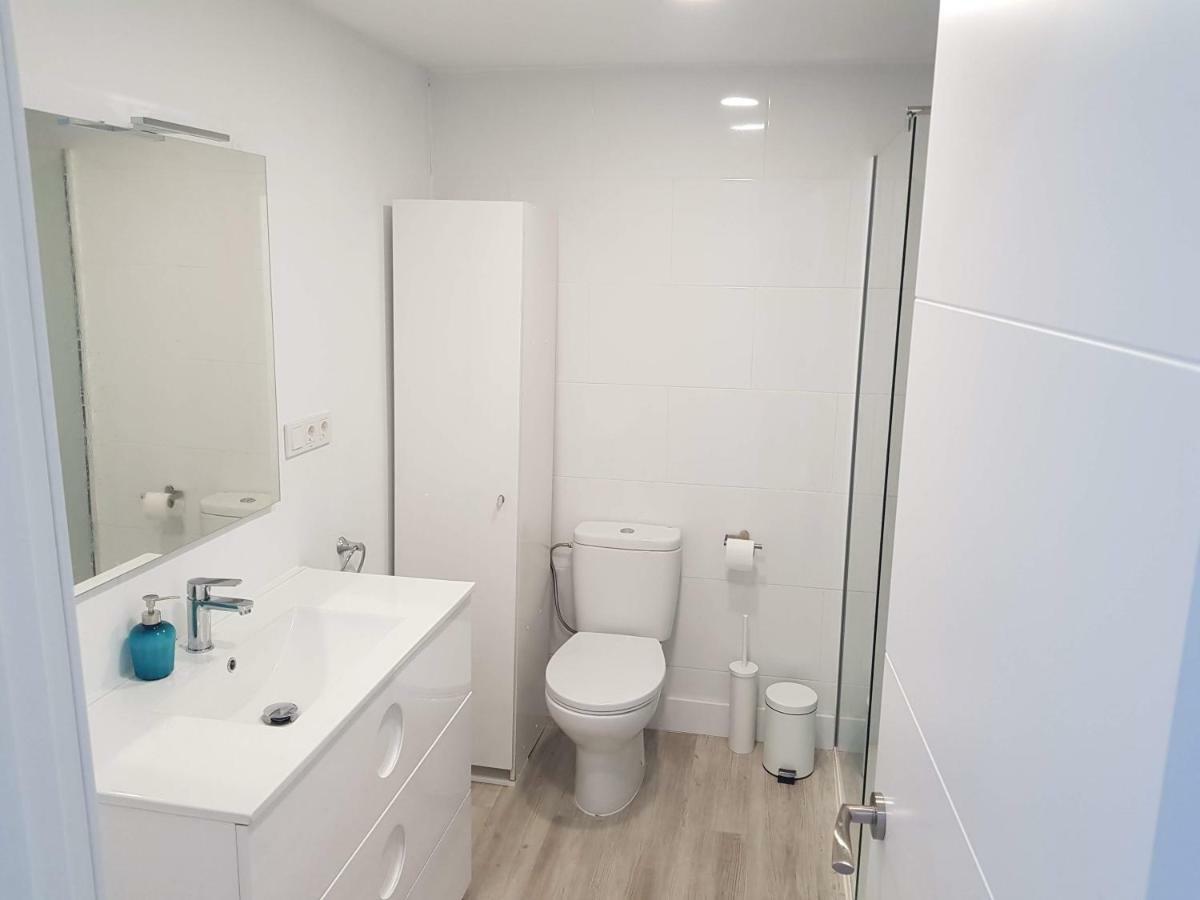 Apartamento ático En Almuñecar. Primera Línea De Playa Con Vistas Espectaculares *